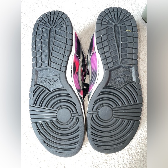 Nike dunk low premium graffiti sneaker - Picture 6 of 7